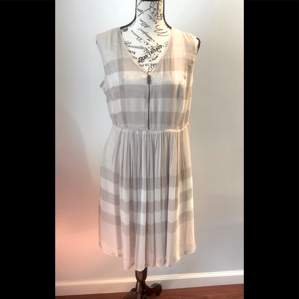 EUC BURBERRY BRIT sleeveless 100%  silk dress in a light classic check pattern.
